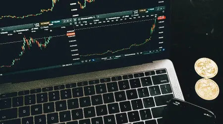 Tokenization Showdown: Traditional Markets vs. Blockchain Rails